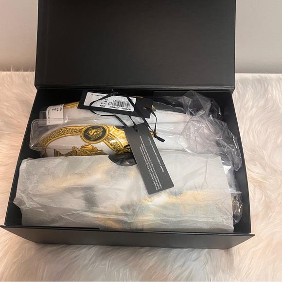 Versace home slippers - set of two NEW - Picture 4 of 7